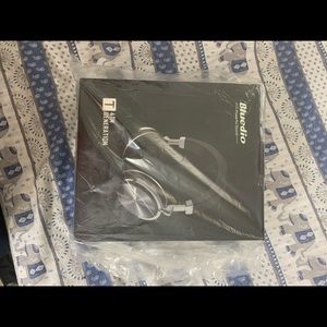 Bluetooth over ear headphones